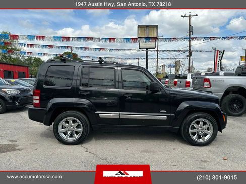 Used 2012 Jeep Liberty Sport image 4