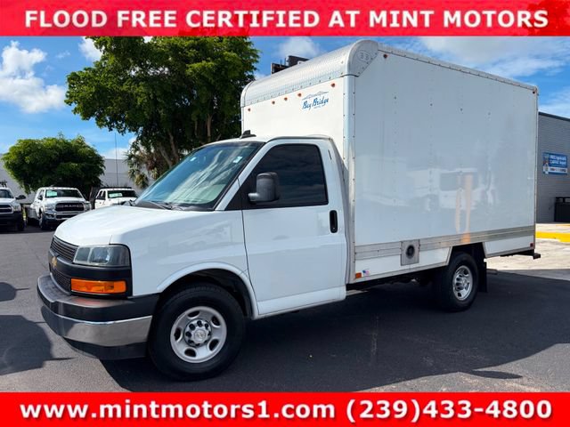 Used 2022 Chevrolet Express 3500 w/ Power Convenience Package RWD image 2