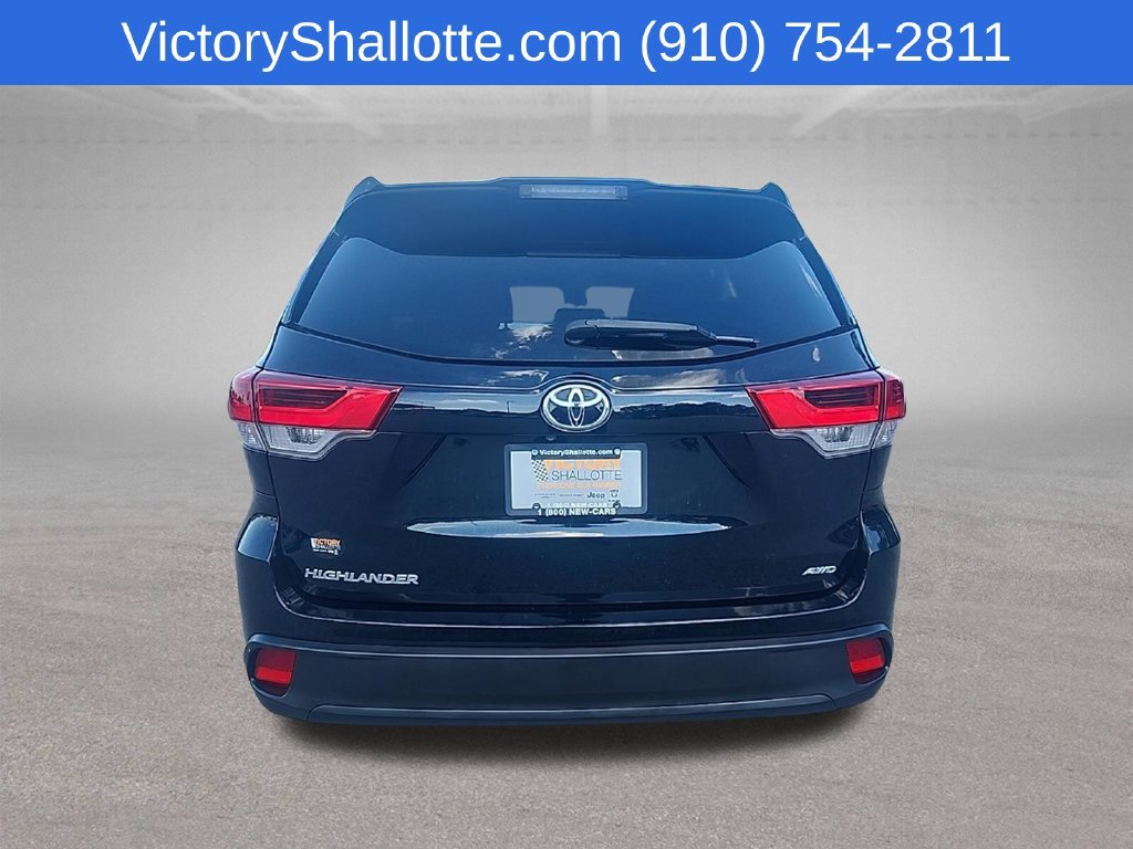 Used 2019 Toyota Highlander LE AWD/4WD image 24