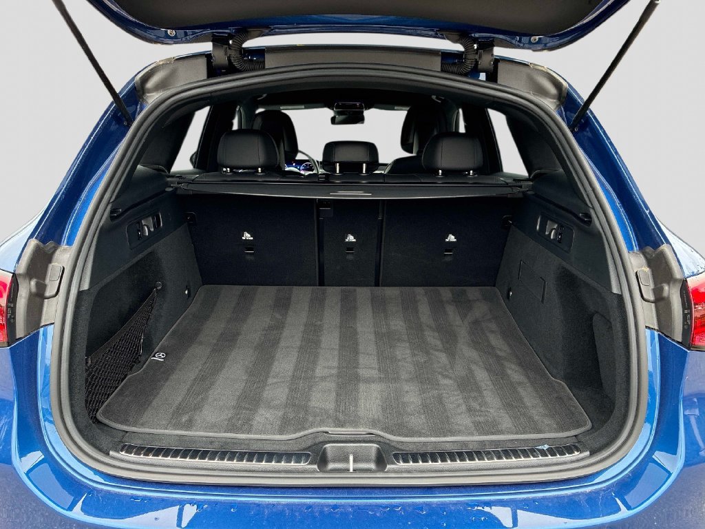 Used 2025 Mercedes-Benz GLC 300 4MATIC image 13