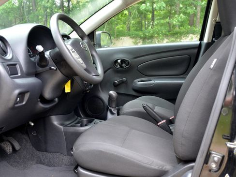 Used 2015 Nissan Versa S image 9