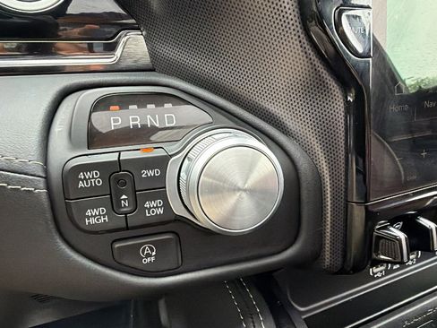 Used 2025 RAM 1500 Limited AWD/4WD image 33