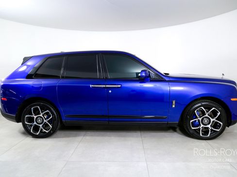 Used 2021 Rolls-Royce Cullinan Black Badge image 10