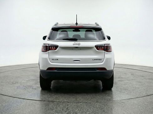 Used 2025 Jeep Compass Limited image 7