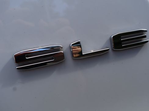 Used 2023 GMC Acadia SLE FWD image 63