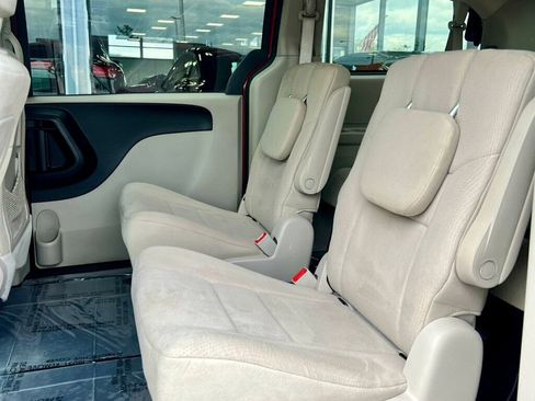 Used 2011 Dodge Grand Caravan Express FWD image 16