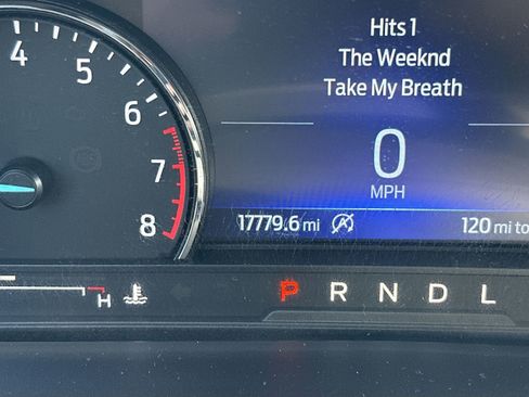Used 2024 Ford Explorer XLT w/ Equipment Group 202A AWD/4WD image 24