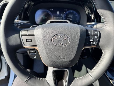 New 2025 Toyota Crown Platinum image 3