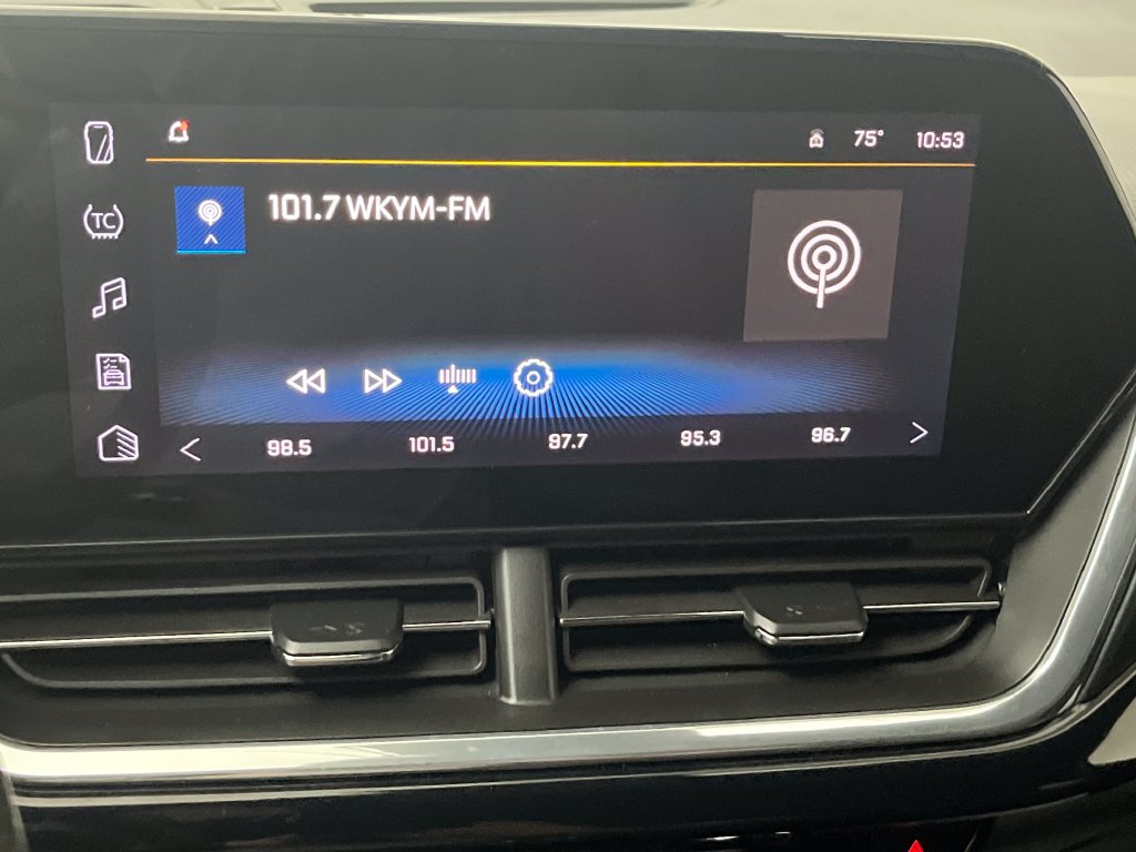 Used 2024 Chevrolet Trax RS w/ Sunroof Package FWD image 19