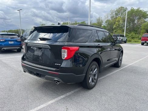 Used 2022 Ford Explorer XLT w/ Equipment Group 202A AWD/4WD image 12