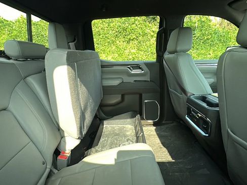 Used 2023 Chevrolet Silverado 1500 LTZ AWD/4WD image 11