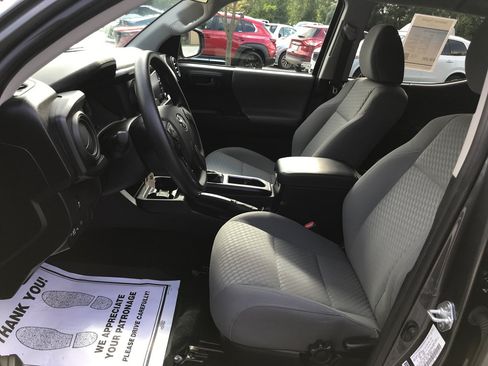 Certified 2023 Toyota Tacoma SR AWD/4WD image 22