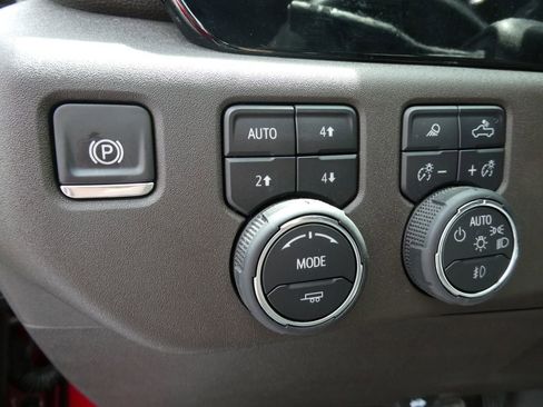 Certified 2025 Chevrolet Silverado 1500 LTZ AWD/4WD image 25
