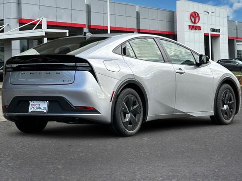 New 2026 Toyota Prius Plug-In Hybrid image 5