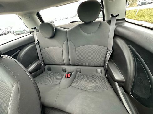 Used 2009 MINI Cooper Hardtop image 16