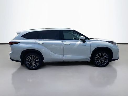 Used 2021 Toyota Highlander Platinum AWD/4WD image 8