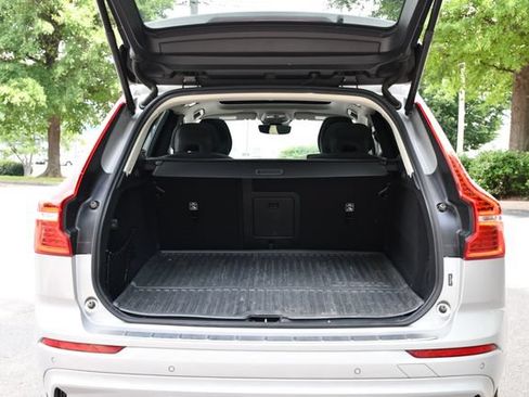 Certified 2024 Volvo XC60 T8 Plus w/ Protection Package Premier AWD/4WD image 27