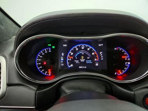 Used 2016 Jeep Grand Cherokee SRT image 17