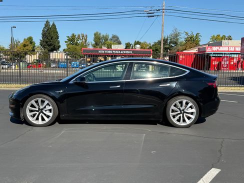 Used 2018 Tesla Model 3 Long Range image 8