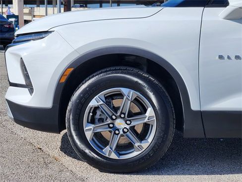 Used 2024 Chevrolet Blazer LT w/ Convenience Package image 8