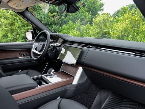 New 2026 Land Rover Range Rover Long Wheelbase SE AWD/4WD image 15