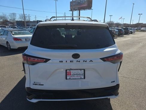 New 2026 Toyota Sienna XSE image 6