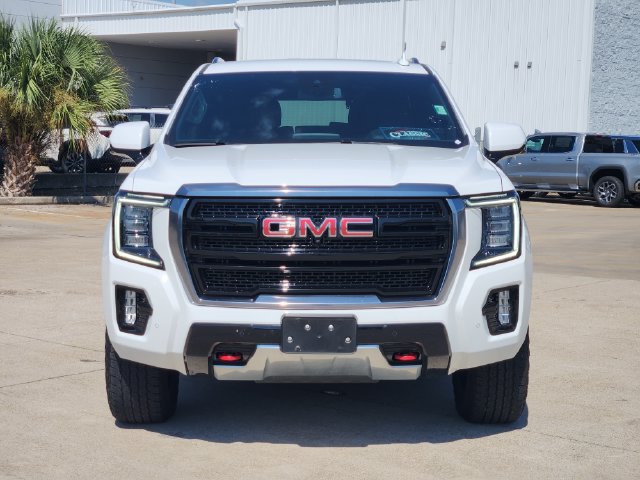 Used 2024 GMC Yukon AT4 w/ Technology Package AWD/4WD image 2
