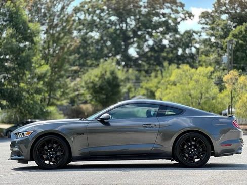 Used 2017 Ford Mustang GT w/ Black Accent Package RWD image 13