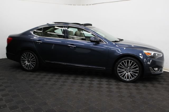 Used 2014 Kia Cadenza Premium w/ Technology Package FWD image 4