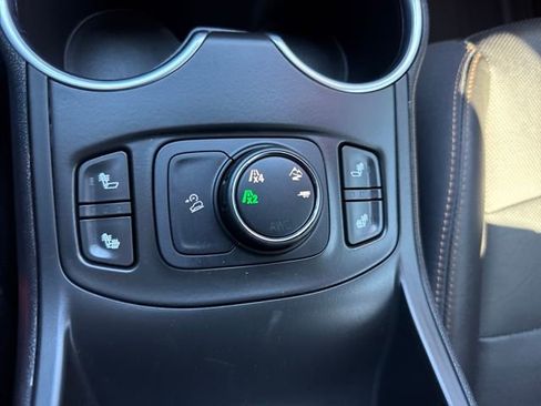 Used 2019 GMC Terrain SLT w/ Preferred Package image 29