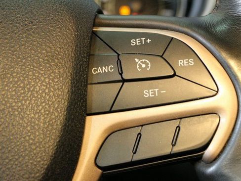 Used 2016 Jeep Cherokee Latitude w/ Cold Weather Group image 22