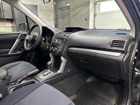 Used 2015 Subaru Forester 2.5i Premium w/ All-Weather Package AWD/4WD image 22