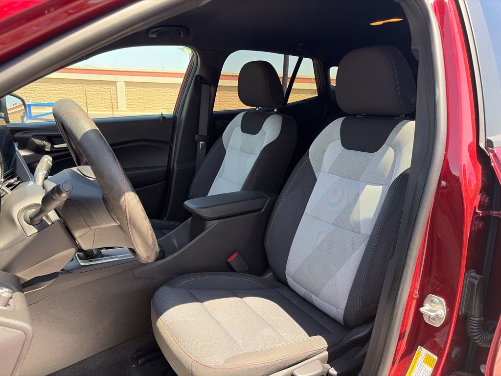 Used 2025 Chevrolet Trax RS w/ Driver Confidence Package FWD image 14