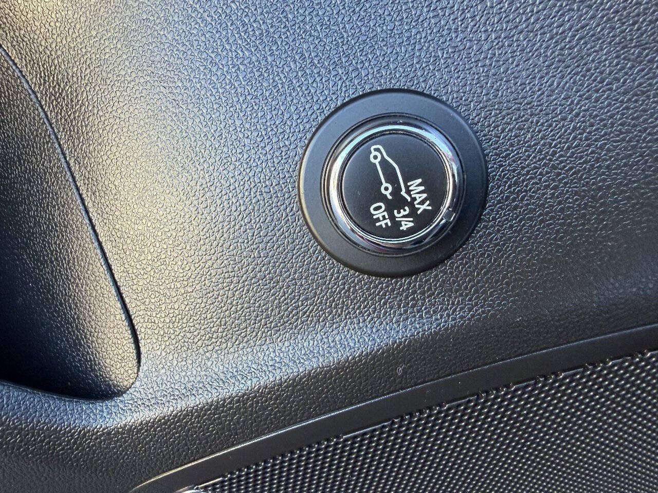 Used 2021 Buick Envision Essence w/ Technology Package I AWD/4WD image 16