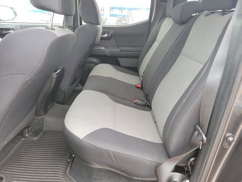 Used 2022 Toyota Tacoma image 12