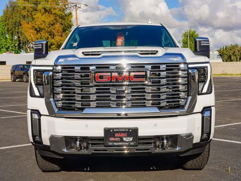 New 2026 GMC Sierra 2500 Denali w/ Denali Reserve Package AWD/4WD image 4