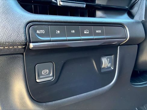 Used 2023 Cadillac Escalade Premium Luxury image 34