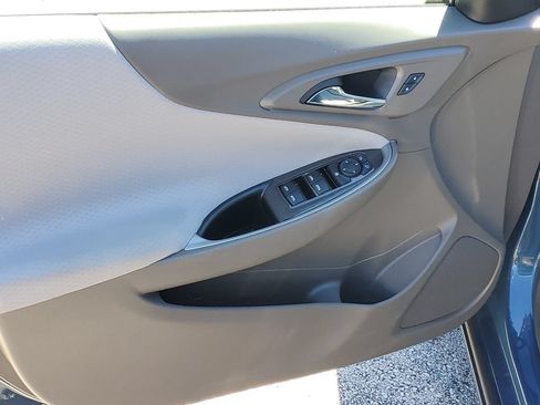 Used 2025 Chevrolet Malibu LT FWD image 19