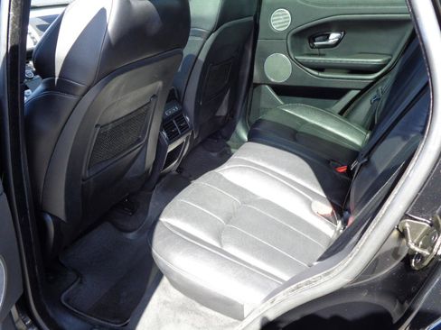 Used 2016 Land Rover Range Rover Evoque SE image 30