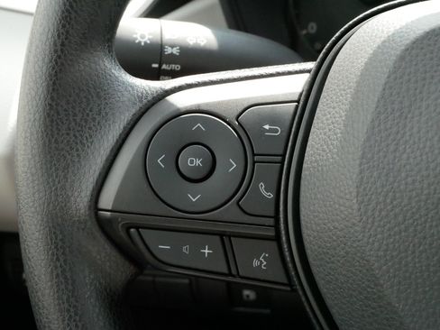 Certified 2025 Toyota Corolla LE FWD image 26
