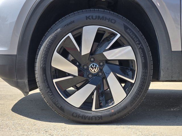 Used 2024 Volkswagen Atlas Cross Sport SE FWD image 11