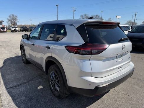 Used 2024 Nissan Rogue S AWD/4WD image 4