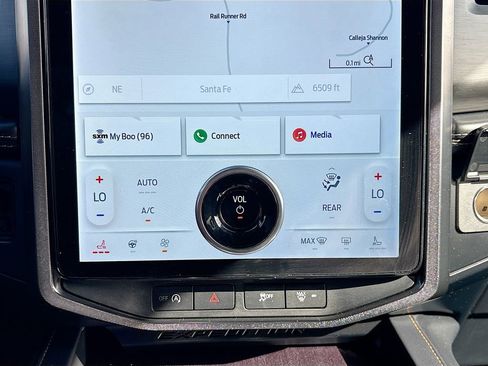 Used 2024 Ford Expedition Platinum image 16