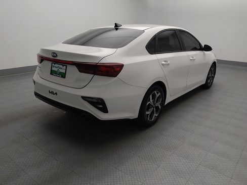 Used 2020 Kia Forte LXS FWD image 9