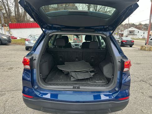 Used 2022 Chevrolet Equinox LS image 10