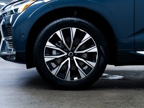 Used 2023 Volvo XC60 B5 Plus w/ Protection Package Premier image 7