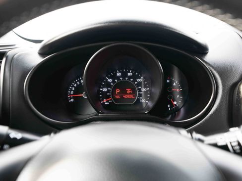 Used 2019 Kia Soul + image 16