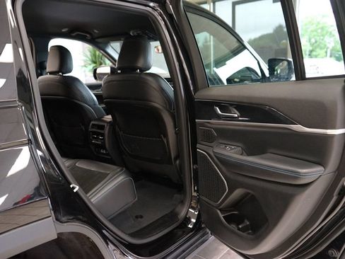 Used 2023 Jeep Grand Cherokee Trailhawk AWD/4WD image 54
