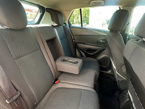 Used 2015 Chevrolet Trax LS AWD/4WD image 28