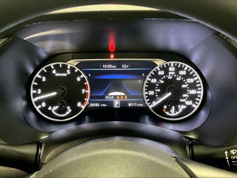Used 2024 Nissan Sentra SV FWD image 13